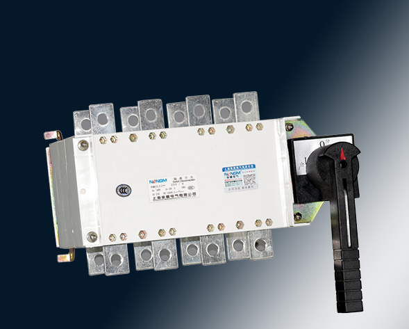 NMGLZ1-63A~3150A轉(zhuǎn)換隔離開(kāi)關(guān)（雙投開(kāi)關(guān)）上下組合運(yùn)用于兩條低壓電路切換或者兩個(gè)負(fù)載設(shè)備的轉(zhuǎn)換或安全隔離等?！?>
											NMGLZ1-63A~3150A轉(zhuǎn)換隔離開(kāi)關(guān)（雙投開(kāi)關(guān)）上下組合</a>
										</div>
										 
										<div   id=