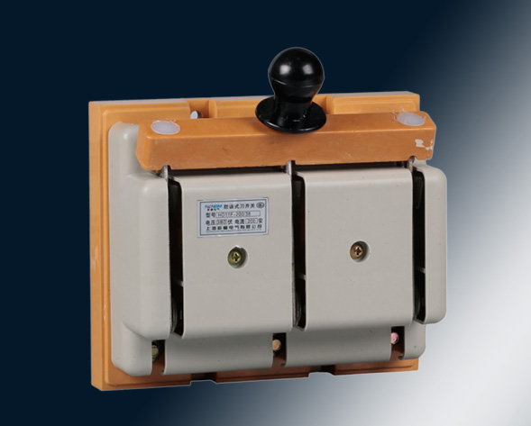 HD系列單投刀開(kāi)關(guān)、HS系列雙投刀開(kāi)關(guān)適用于交流50Hz、額定電壓400V、直流220V，額定電流至1500A的成套配電裝置中，用作手動(dòng)不頻繁接通與分?jǐn)嘟恢绷麟姟?>
											HD、HS開(kāi)啟式刀開(kāi)關(guān)</a>
										</div>
										 
										<div   id=